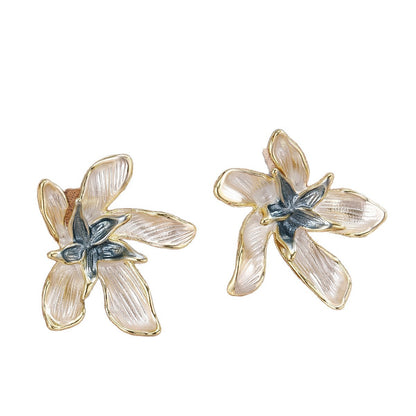 Light Luxury Elegant And Versatile Antique Style Petal Shaped Earrings