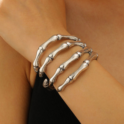 Retro Hollow Skull Paw Bracelet For Women