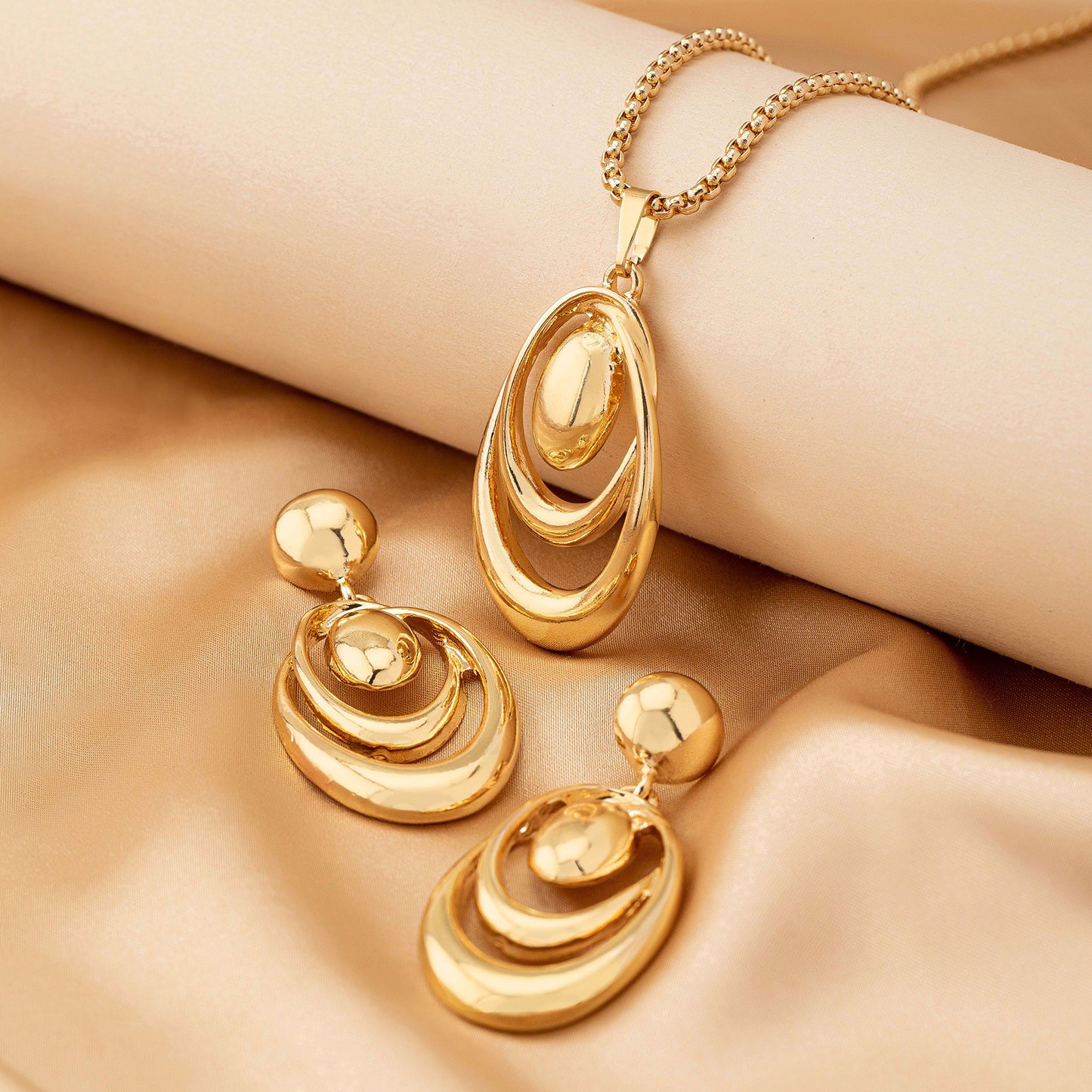 Fashion Creative Multi-ring Drop Shape Earrings Necklace Three-piece Set