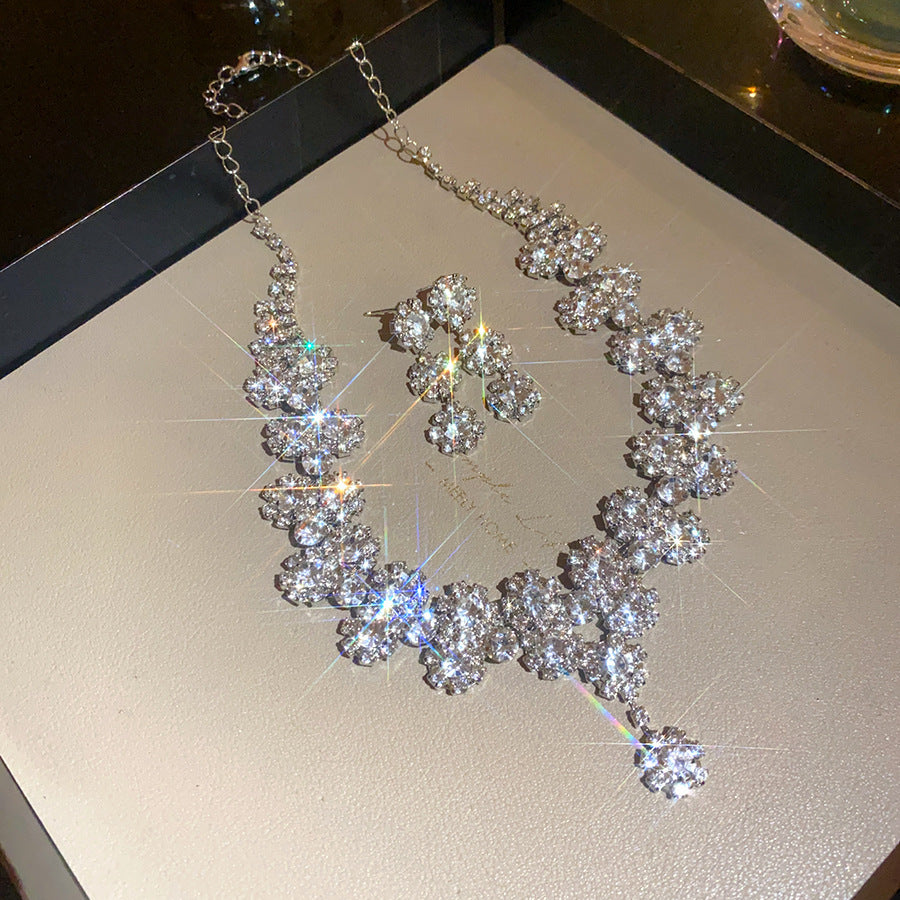 Diamond Flower Multi-layer Pendant Necklace