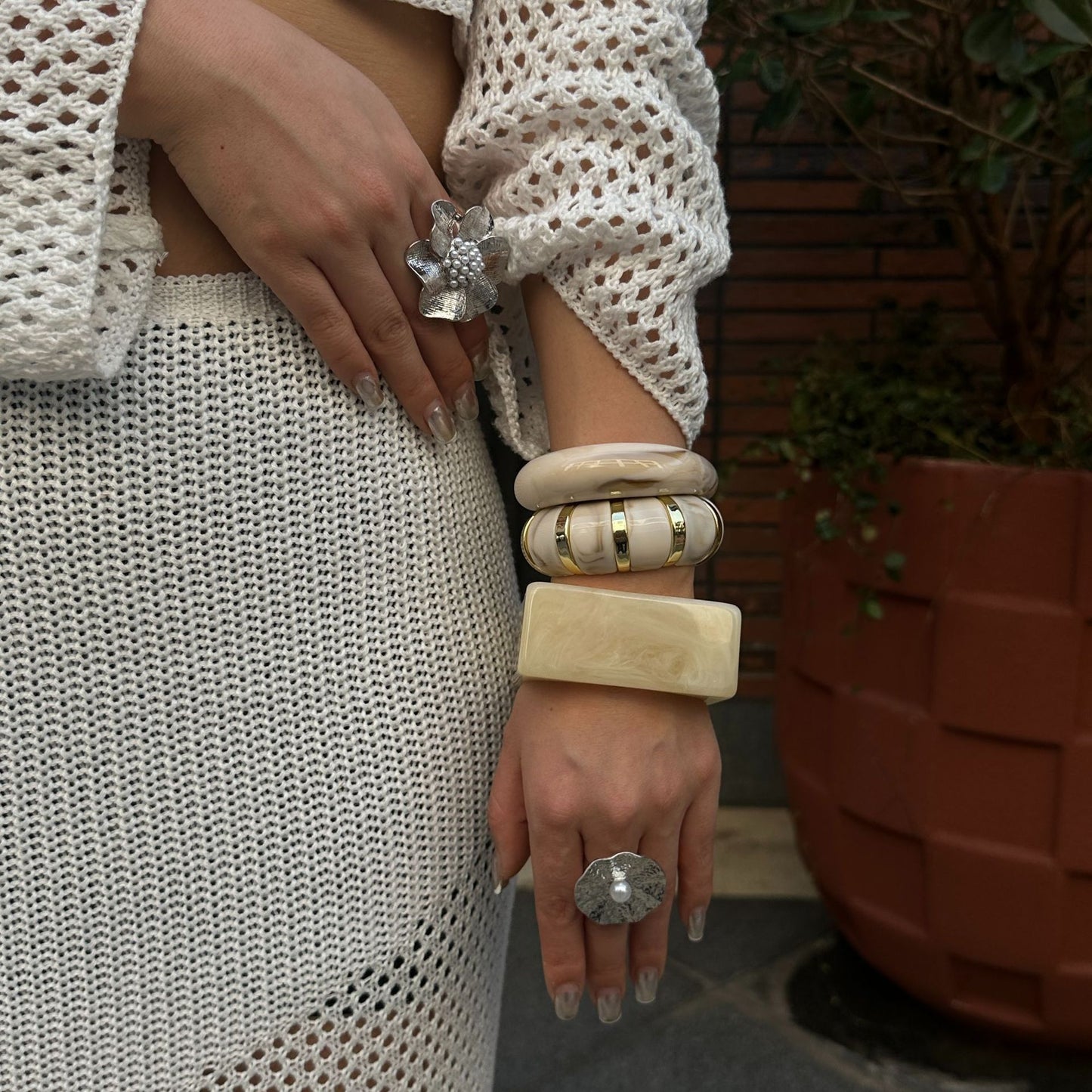 Women's Irregular Geometric Blooming Resin Bracelet