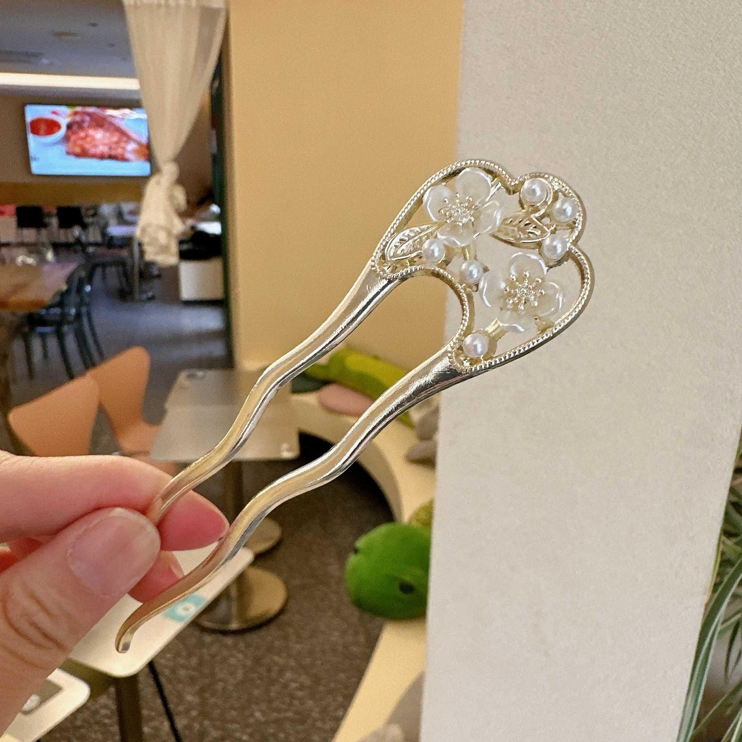 Elegant Beads Camellia Style U-shaped Hair Pin