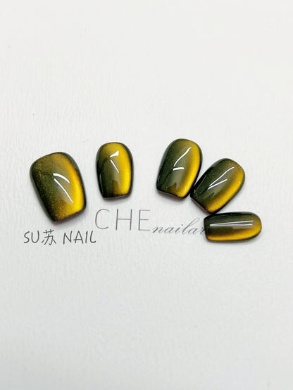 Dark Green Cat Eye Manicure Hand-worn Nail