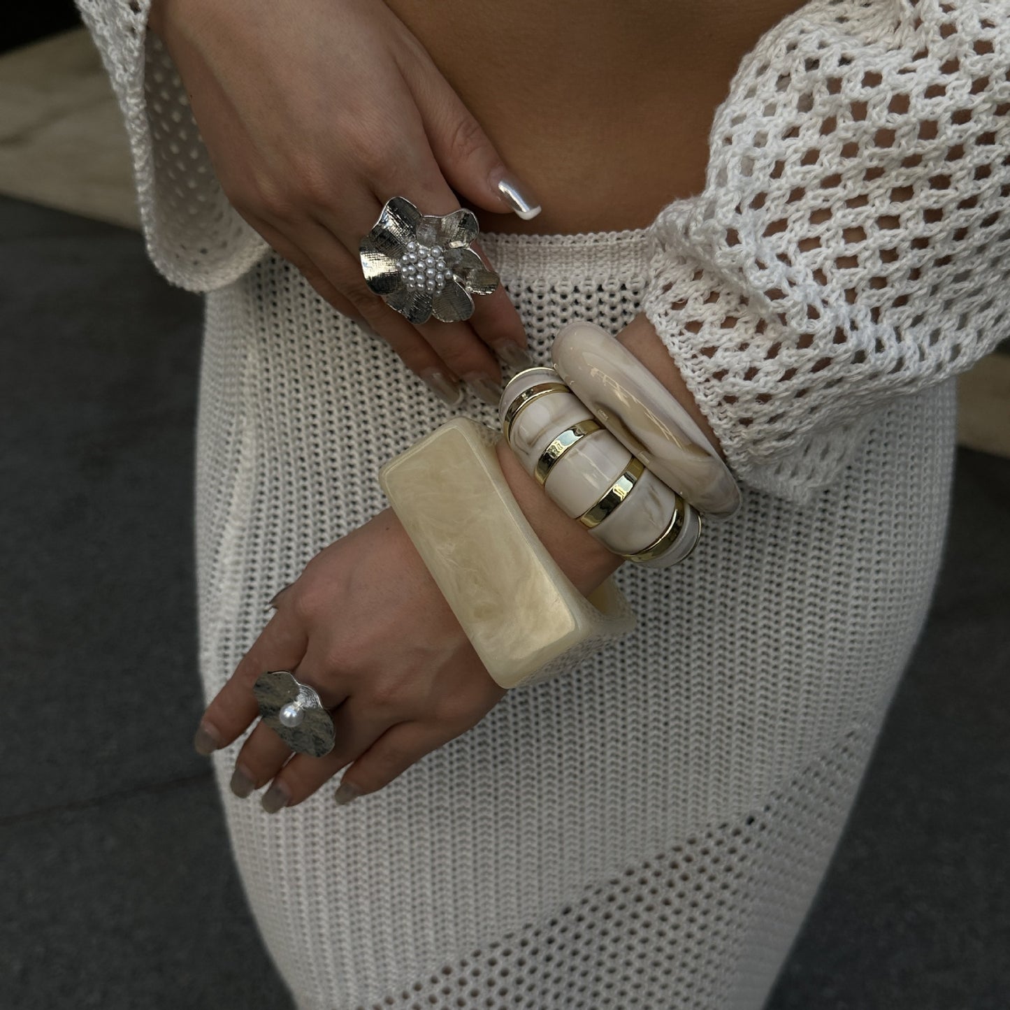 Women's Irregular Geometric Blooming Resin Bracelet